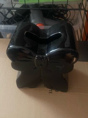 Black Ceramic Bow Table Accent